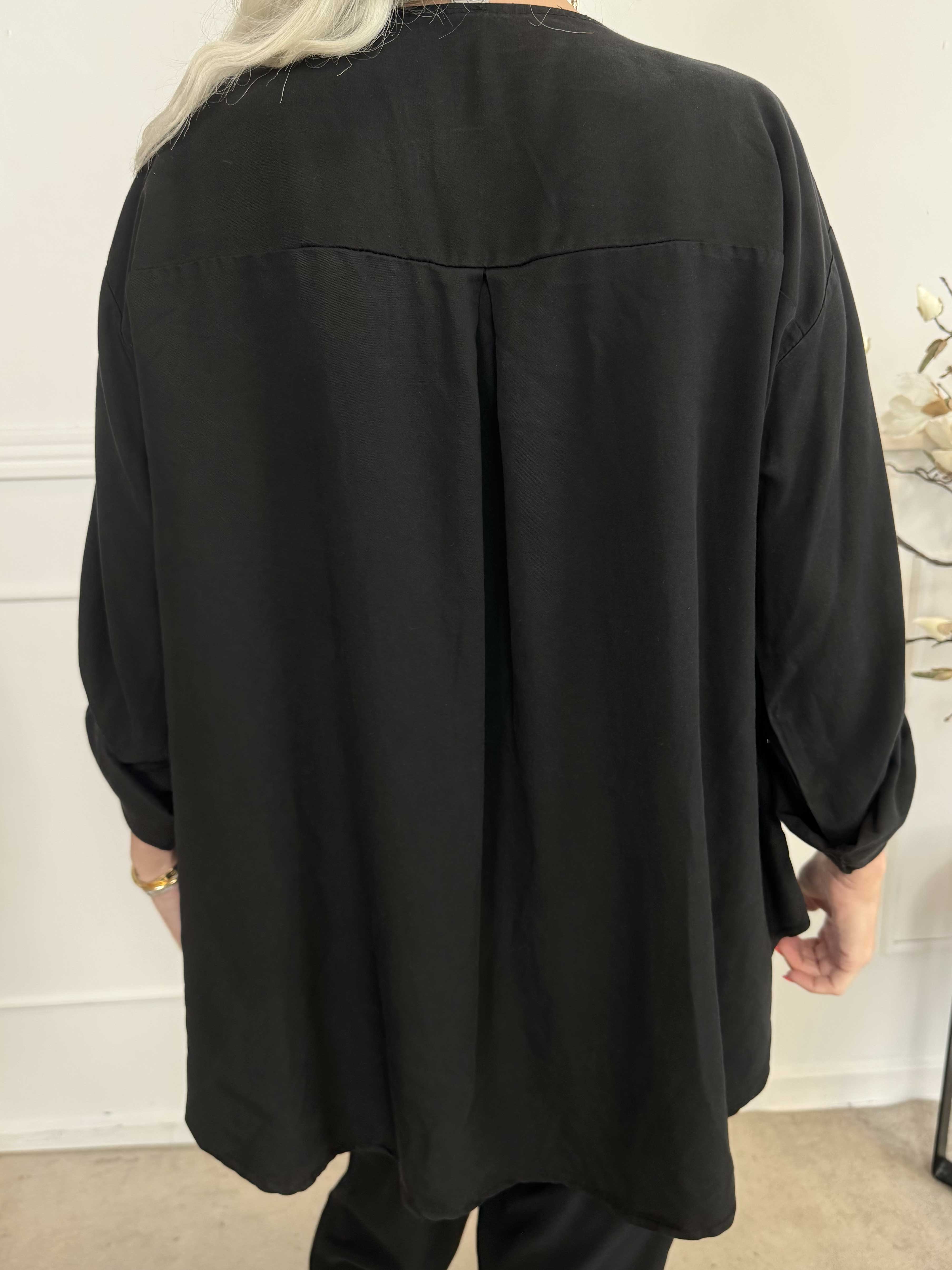 Emelda - Lätt enfärgad skjorta i lyocell